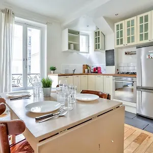 Quartier Pigalle Free Netflix Apartment
